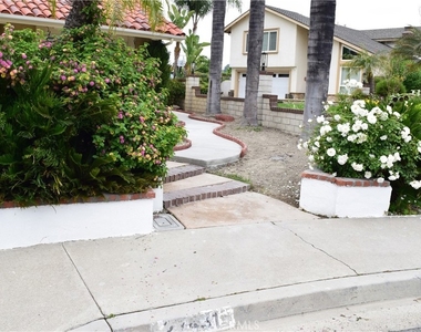27431 Via Amistoso - Photo Thumbnail 9