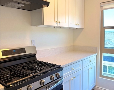 1651 Golden Gate - Photo Thumbnail 4