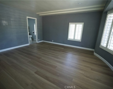 2770 Ladera - Photo Thumbnail 9