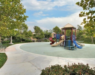 1071 Greenway Rd - Photo Thumbnail 35