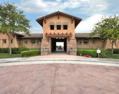 1071 Greenway Rd - Photo Thumbnail 36