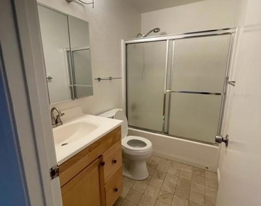 1132 Paloma - Photo Thumbnail 9