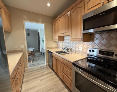 1427 Floribunda Avenue - Photo Thumbnail 8