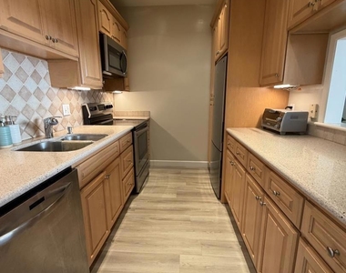 1427 Floribunda Avenue - Photo Thumbnail 10