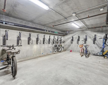 1048 Monroe Street - Photo Thumbnail 45