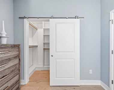 1048 Monroe Street - Photo Thumbnail 26