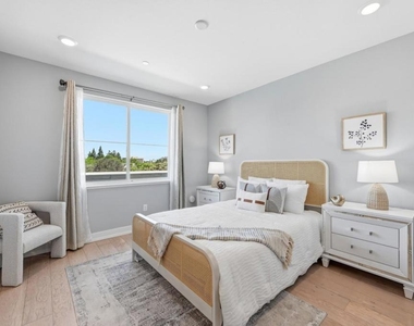 1048 Monroe Street - Photo Thumbnail 21