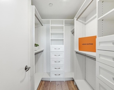 1048 Monroe Street - Photo Thumbnail 25