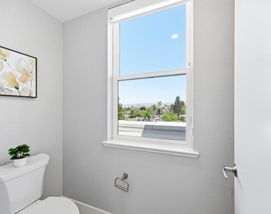 1048 Monroe Street - Photo Thumbnail 35