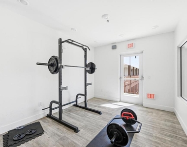 1048 Monroe Street - Photo Thumbnail 41