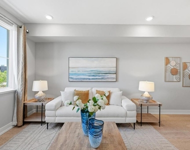 1048 Monroe Street - Photo Thumbnail 15