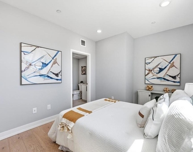 1048 Monroe Street - Photo Thumbnail 19