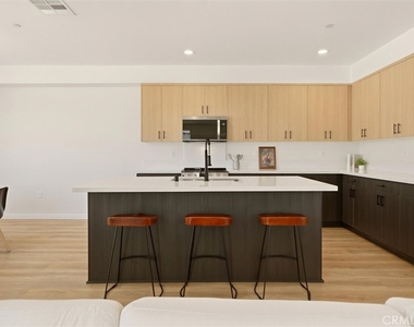 10665 Alborz Ct. - Photo Thumbnail 9