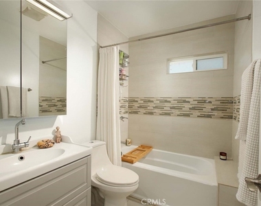 1412 N Catalina - Photo Thumbnail 15