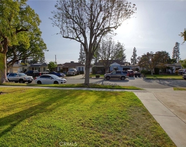 1412 N Catalina - Photo Thumbnail 5