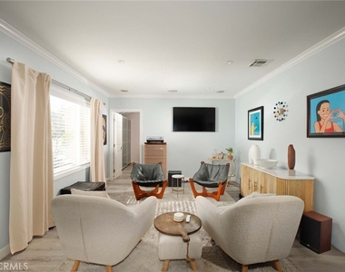 1412 N Catalina - Photo Thumbnail 7