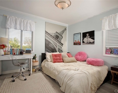 1412 N Catalina - Photo Thumbnail 14