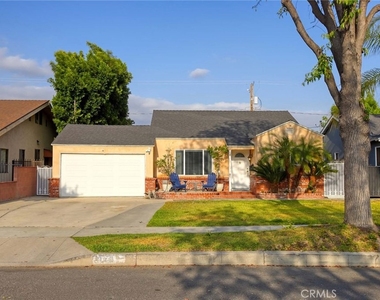 1412 N Catalina - Photo Thumbnail 2