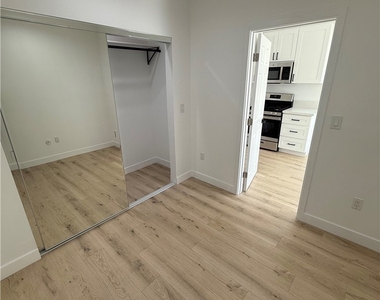 6144 Fair Ave. - Photo Thumbnail 12