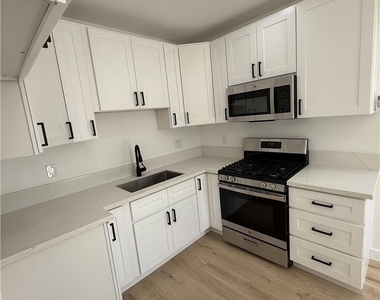 6144 Fair Ave. - Photo Thumbnail 7