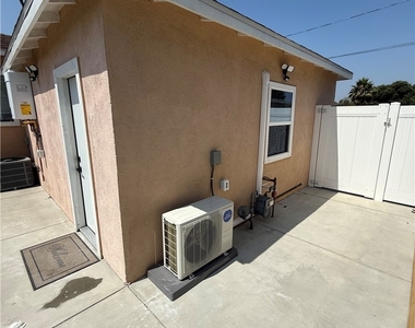 6144 Fair Ave. - Photo Thumbnail 2