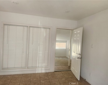 209 S Fonda Street - Photo Thumbnail 1