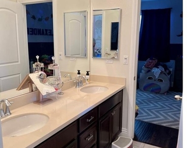 4891 Stoneglen - Photo Thumbnail 9