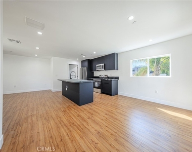 10810 Hesby Street - Photo Thumbnail 7