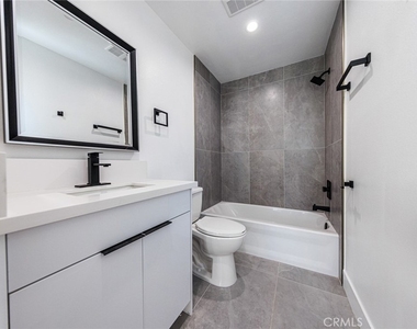 10810 Hesby Street - Photo Thumbnail 20