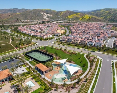 127 Oakstone - Photo Thumbnail 27