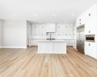 127 Oakstone - Photo Thumbnail 4