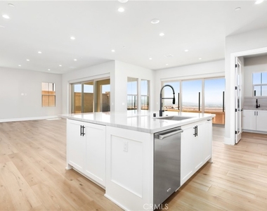 127 Oakstone - Photo Thumbnail 7