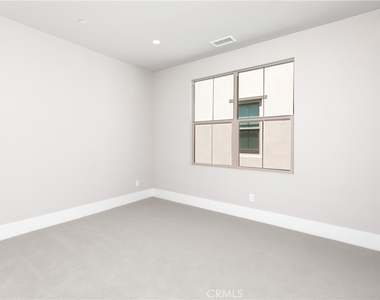 127 Oakstone - Photo Thumbnail 16