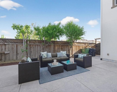 1005 S Fowler Ln - Photo Thumbnail 7