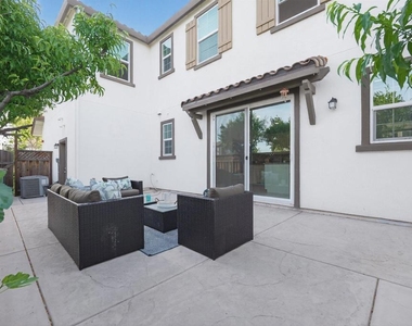 1005 S Fowler Ln - Photo Thumbnail 8