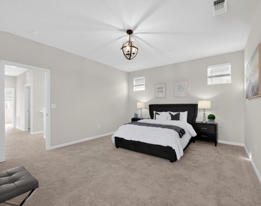 1005 S Fowler Ln - Photo Thumbnail 12