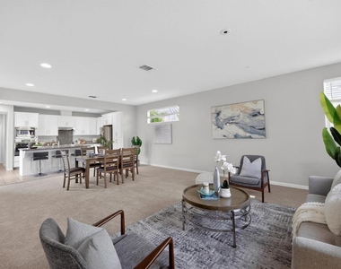 1005 S Fowler Ln - Photo Thumbnail 3