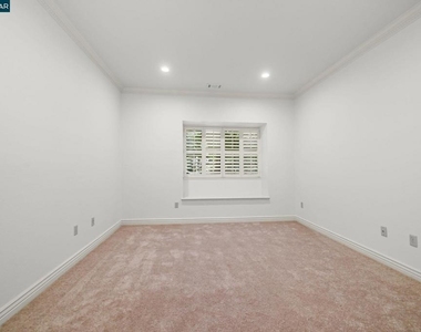 5022 Lakeview Dr. - Photo Thumbnail 14