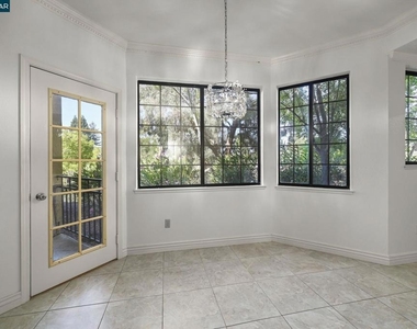 5022 Lakeview Dr. - Photo Thumbnail 7