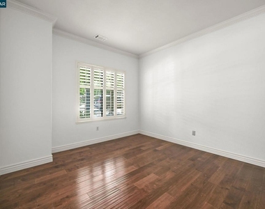 5022 Lakeview Dr. - Photo Thumbnail 16