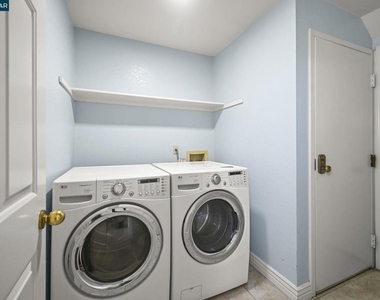 5022 Lakeview Dr. - Photo Thumbnail 10