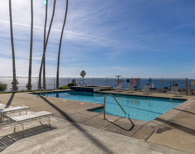 17366 W Sunset Boulevard - Photo Thumbnail 15