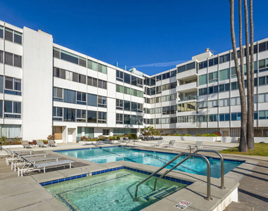17366 W Sunset Boulevard - Photo Thumbnail 20