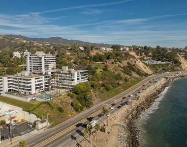 17366 W Sunset Boulevard - Photo Thumbnail 19