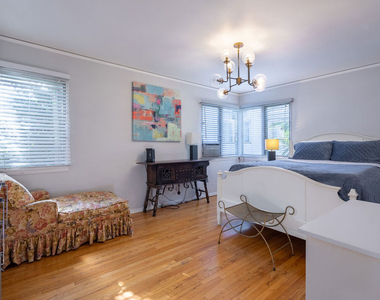 119 S Bundy Drive - Photo Thumbnail 12