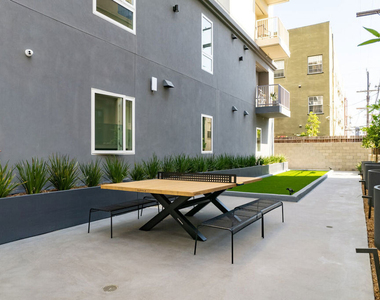 839 S Fedora Street - Photo Thumbnail 7