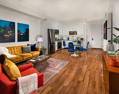 269 S Mariposa Avenue - Photo Thumbnail 1
