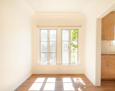 441 S Bedford Drive - Photo Thumbnail 5