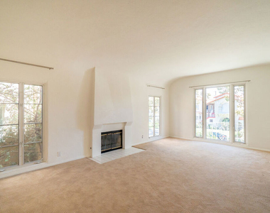 441 S Bedford Drive - Photo Thumbnail 2