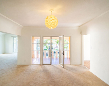 441 S Bedford Drive - Photo Thumbnail 4